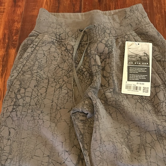 Authentic Lululemon joggers - Picture 2 of 4